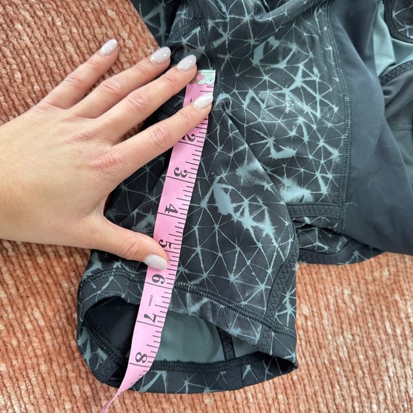 Lululemon Pedal Pace 6.5” Cycling Shorts - Picture 5 of 6